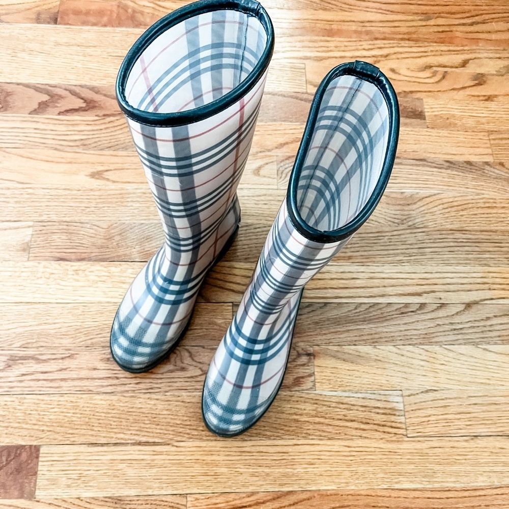 Burberry rain boots